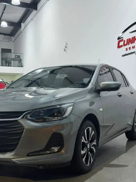 CHEVROLET Onix Hatch - Foto
