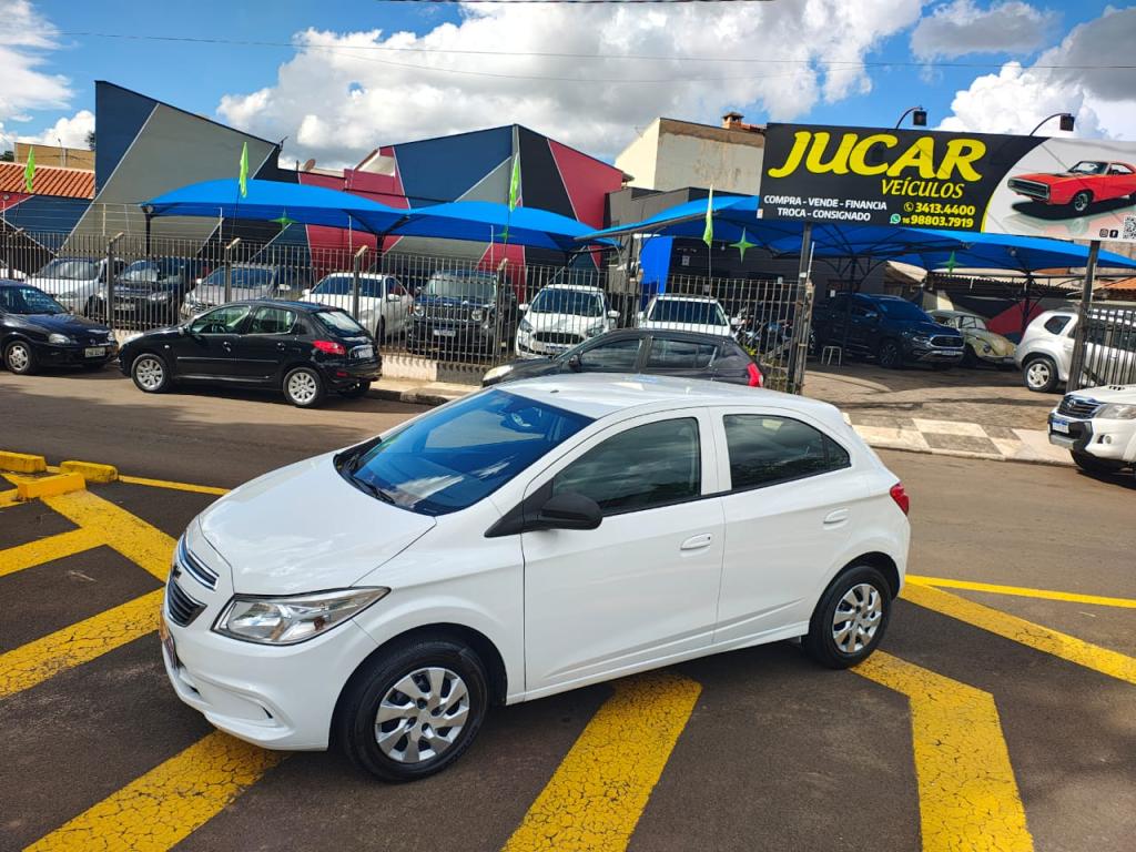 CHEVROLET Onix Hatch - Foto