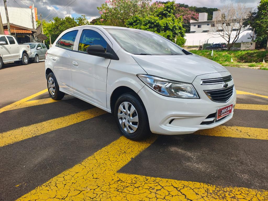 CHEVROLET Onix Hatch - Foto