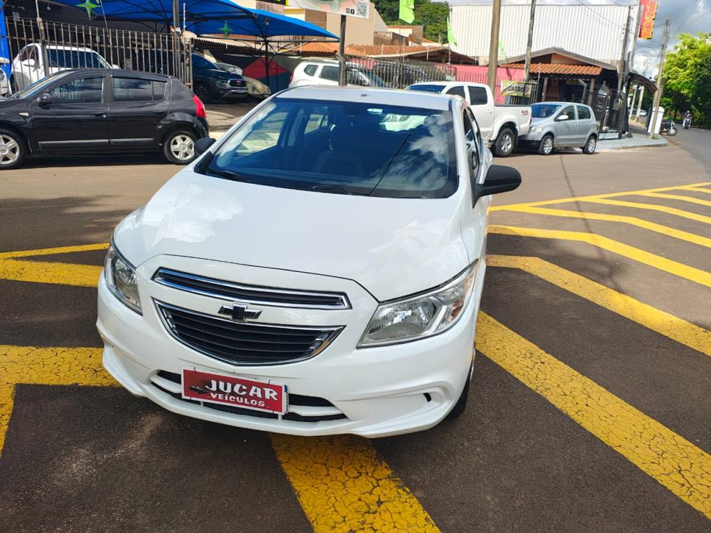 CHEVROLET Onix Hatch - Foto