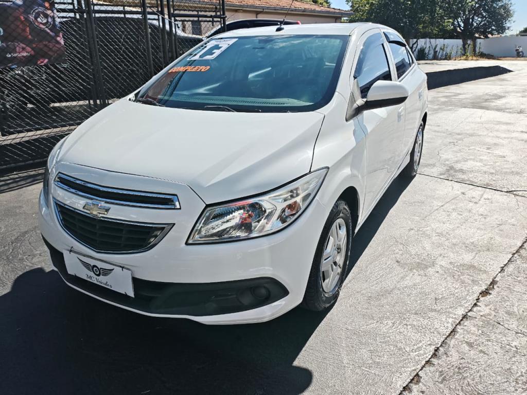 CHEVROLET Onix Hatch - Foto