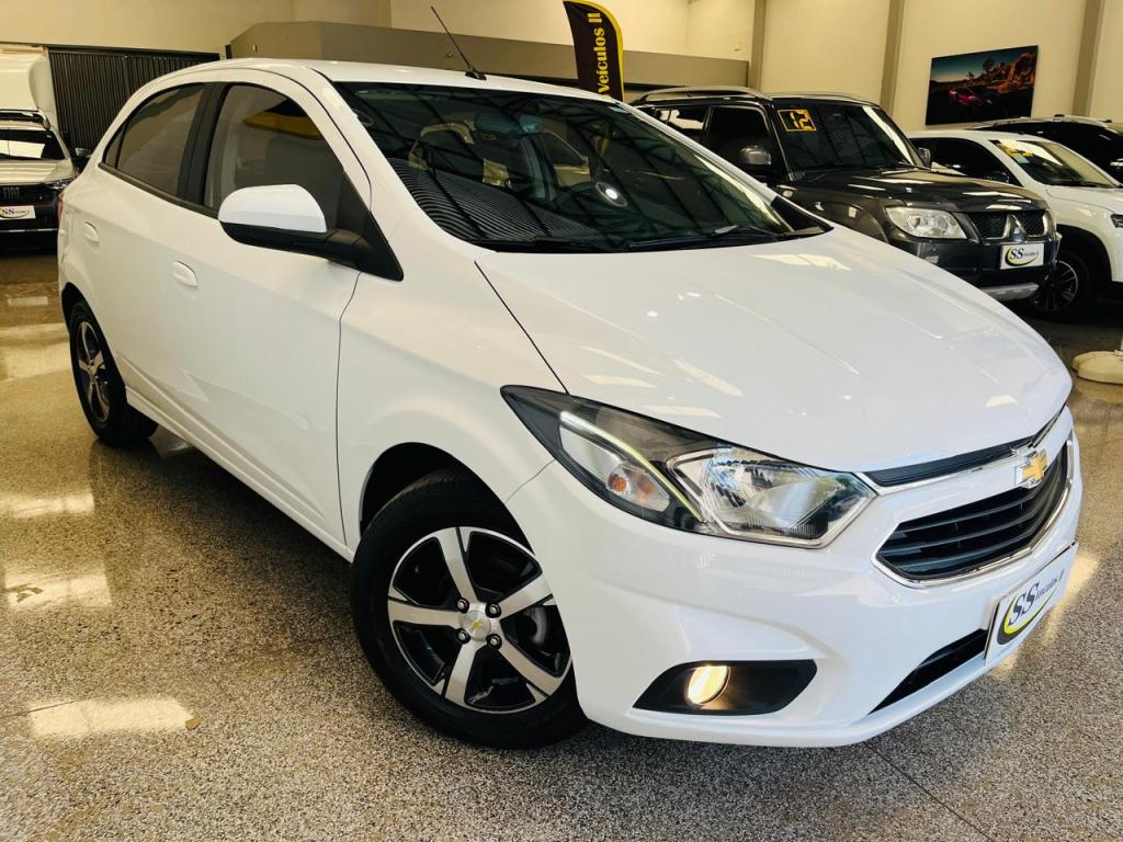 CHEVROLET Onix Hatch - Foto