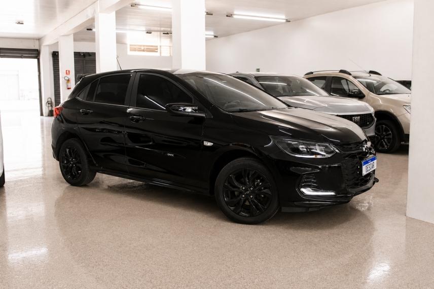 CHEVROLET Onix Hatch - Foto
