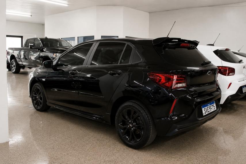 CHEVROLET Onix Hatch - Foto