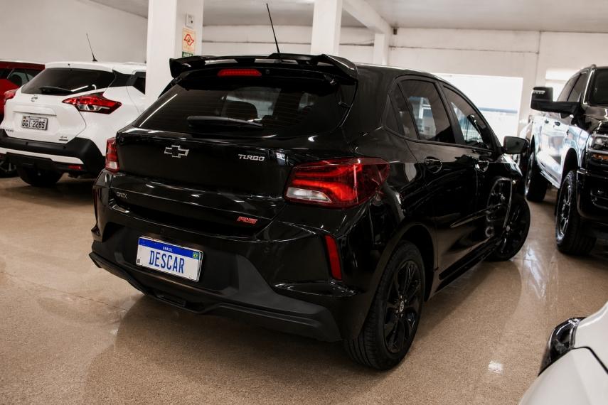 CHEVROLET Onix Hatch - Foto