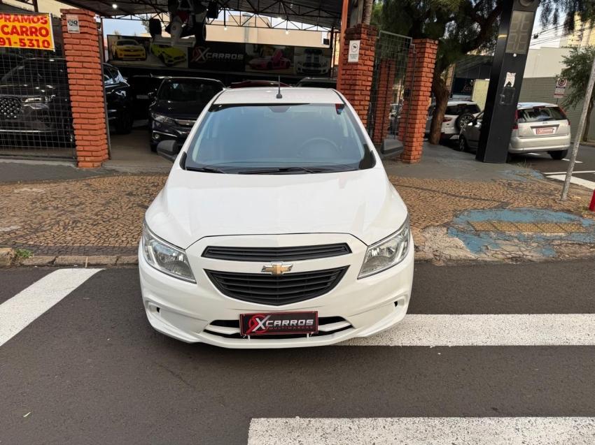 CHEVROLET Onix Hatch - Foto