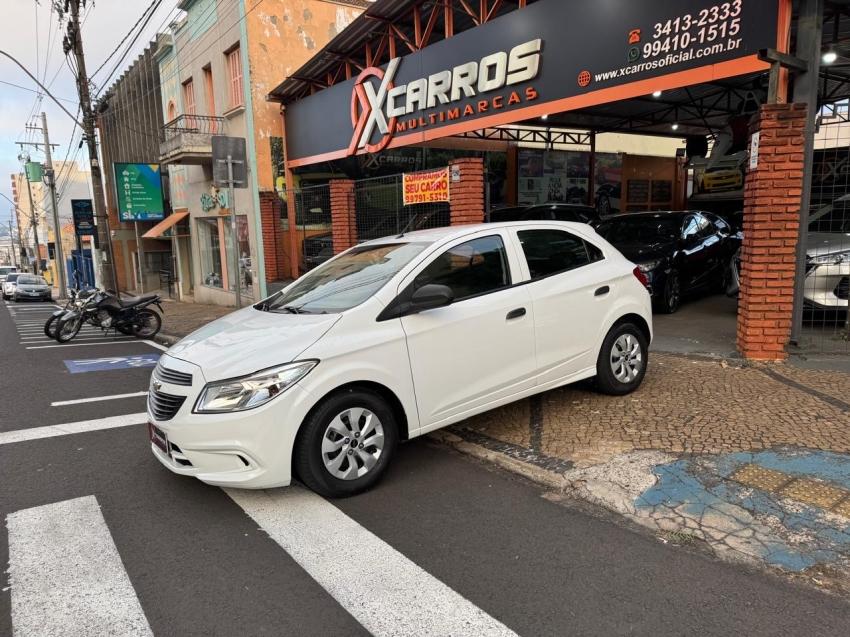 CHEVROLET Onix Hatch - Foto