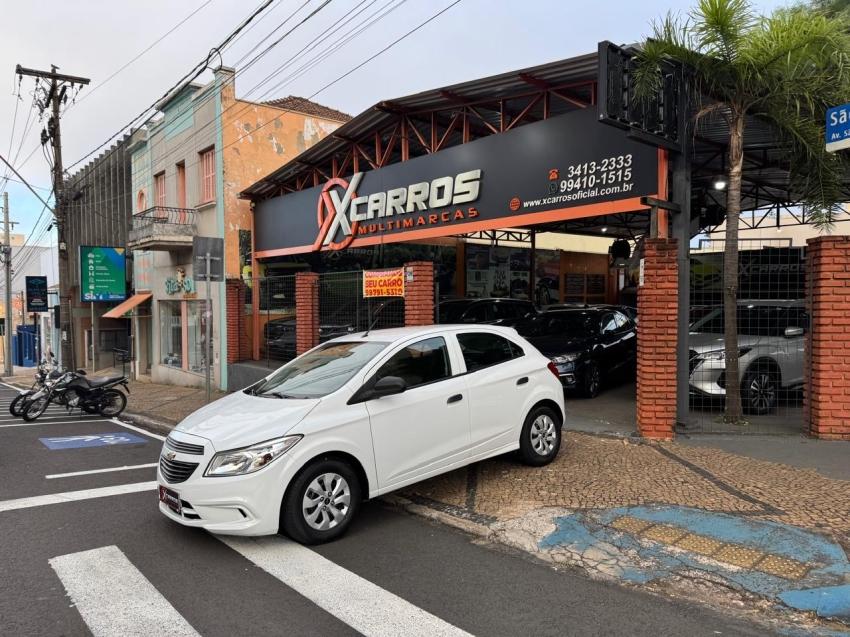 CHEVROLET Onix Hatch - Foto