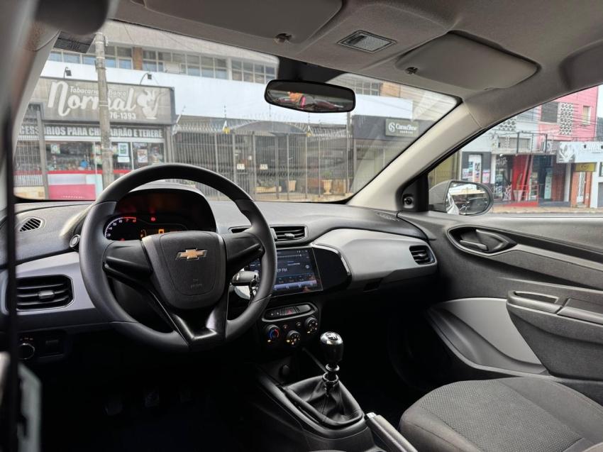 CHEVROLET Onix Hatch - Foto
