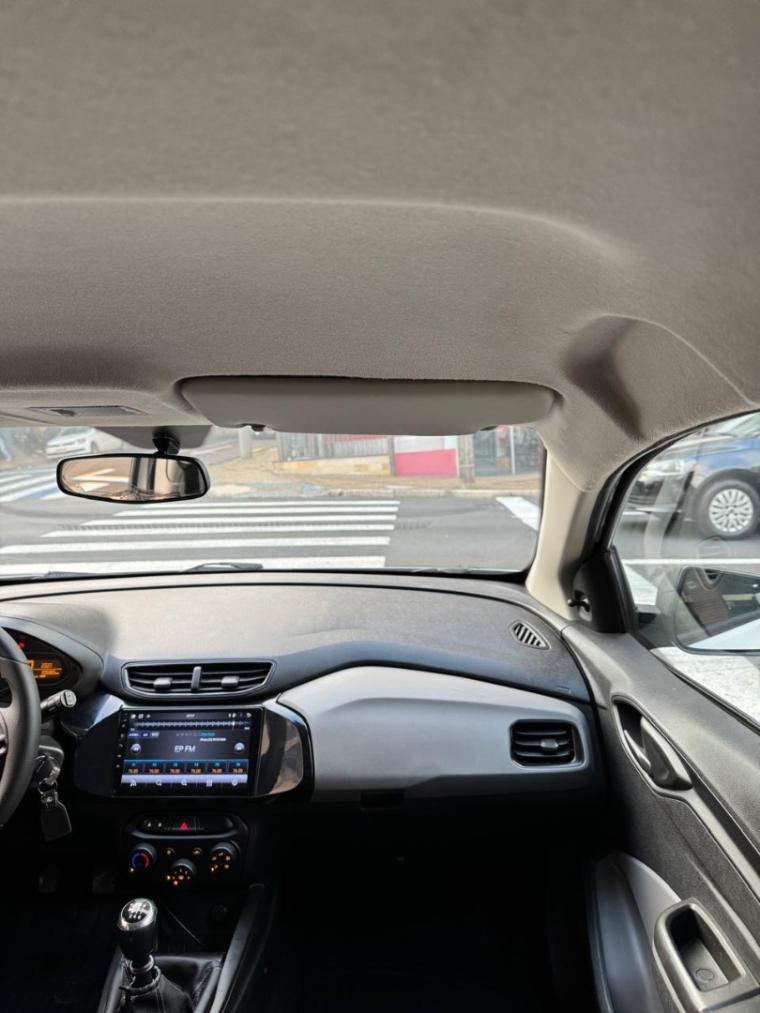 CHEVROLET Onix Hatch - Foto