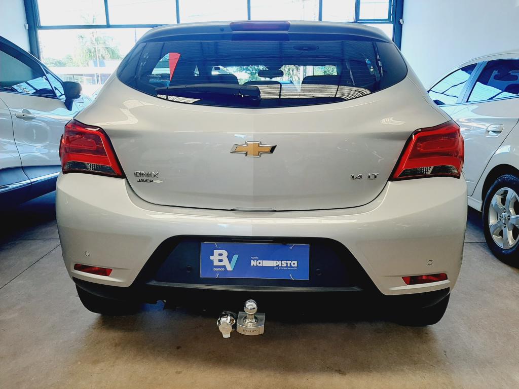 CHEVROLET Onix Hatch - Foto