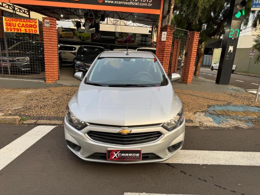 CHEVROLET Onix Hatch - Foto