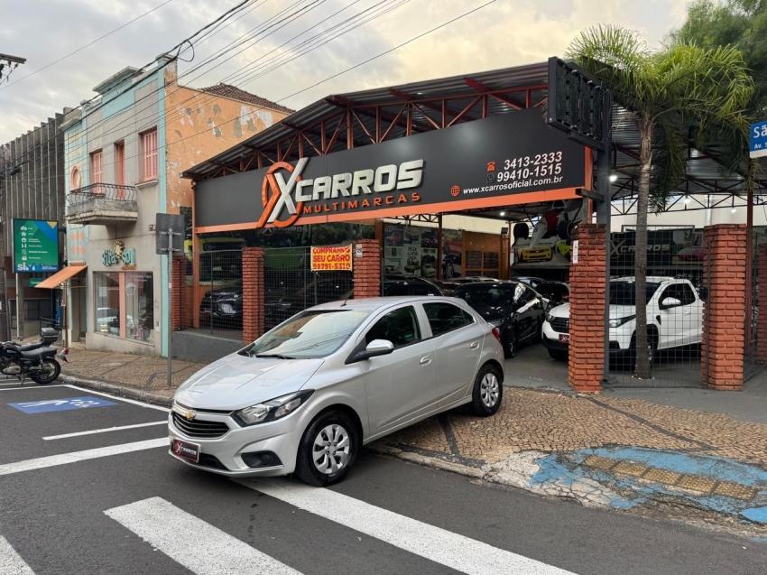 CHEVROLET Onix Hatch - Foto