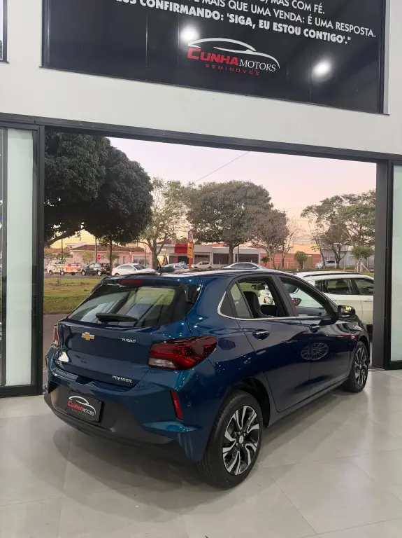 CHEVROLET Onix Hatch - Foto