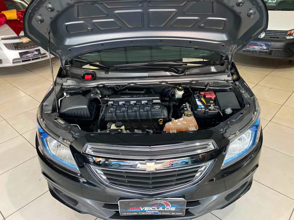 CHEVROLET Onix Hatch - Foto