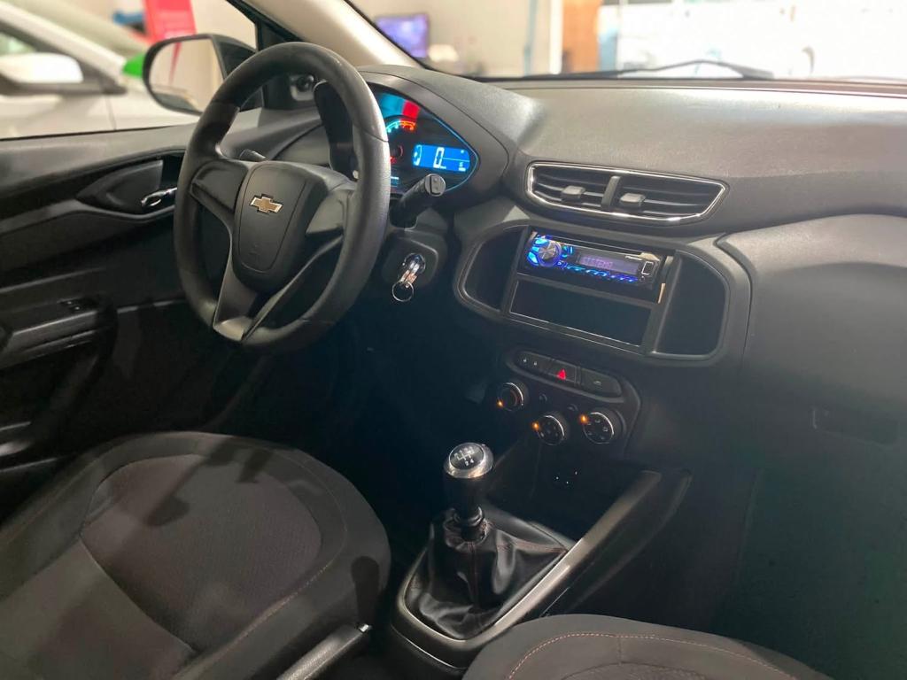 CHEVROLET Onix Hatch - Foto