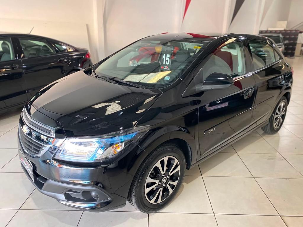 CHEVROLET Onix Hatch - Foto