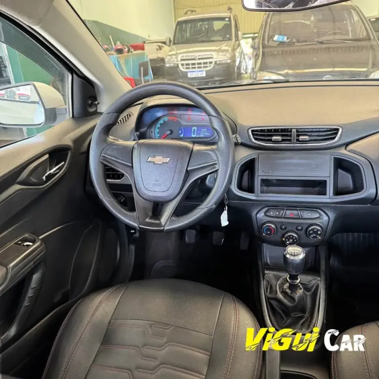 CHEVROLET Onix Hatch - Foto