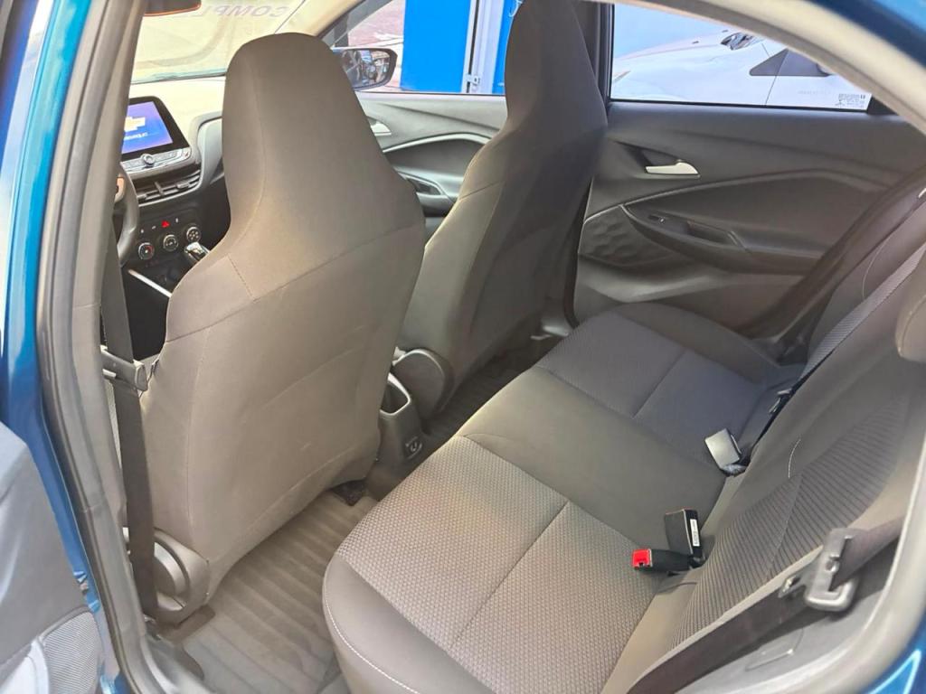 CHEVROLET Onix Hatch - Foto