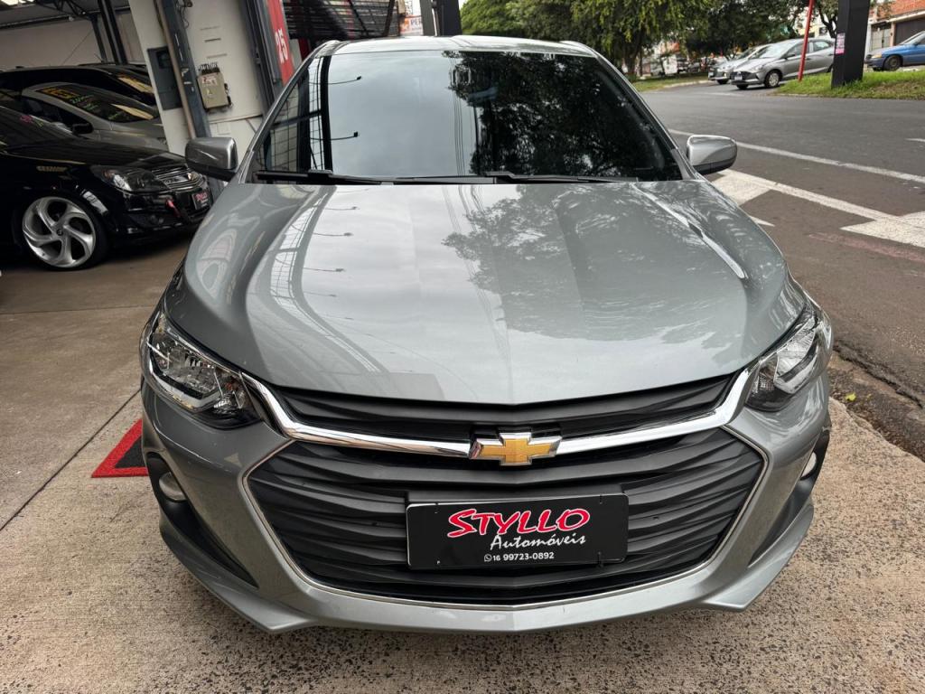 CHEVROLET Onix Hatch - Foto