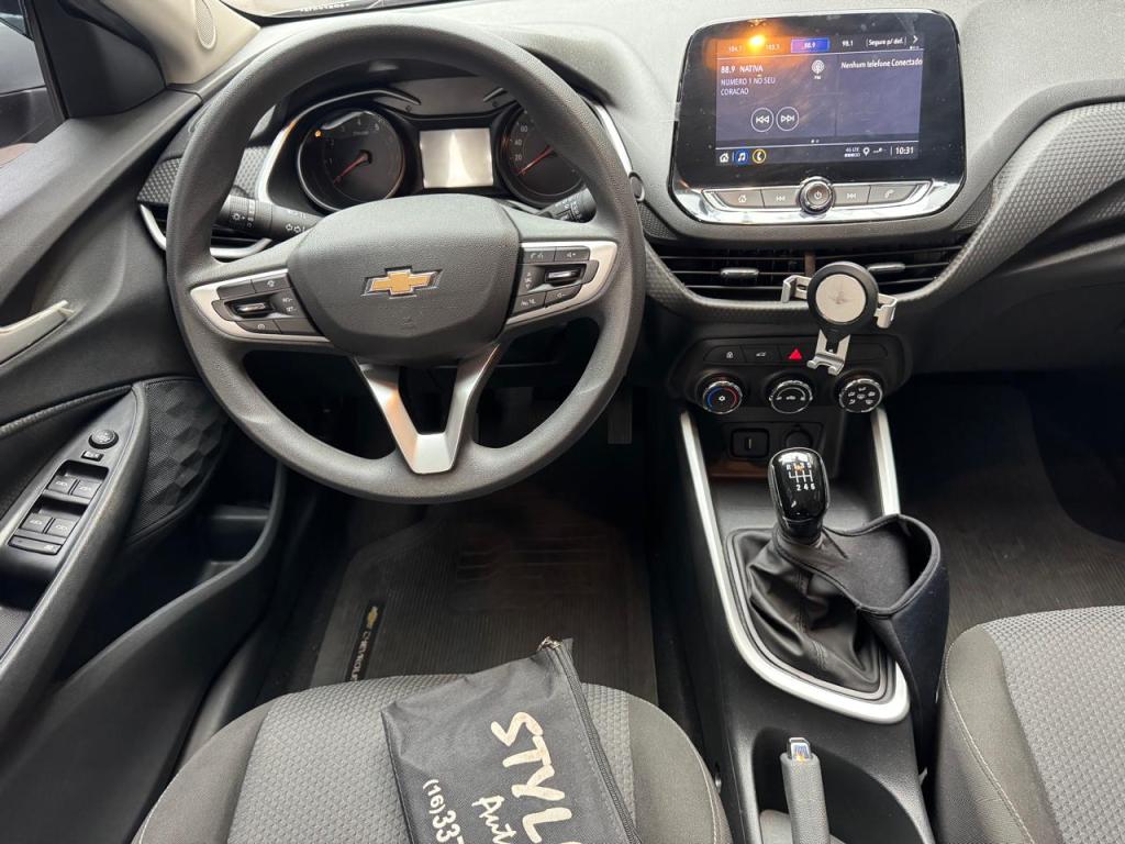 CHEVROLET Onix Hatch - Foto
