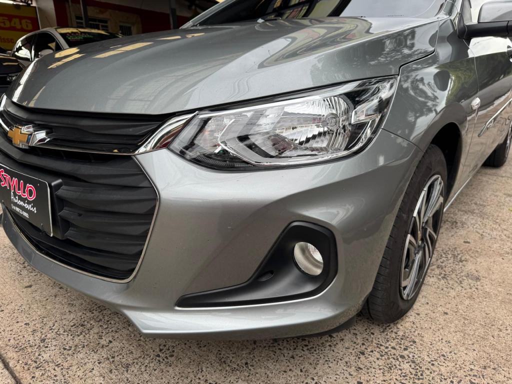 CHEVROLET Onix Hatch - Foto