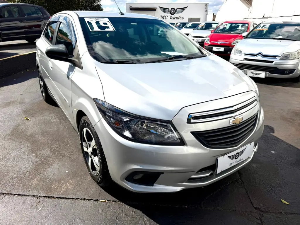 CHEVROLET Onix Hatch
