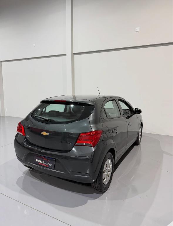 CHEVROLET Onix Hatch - Foto