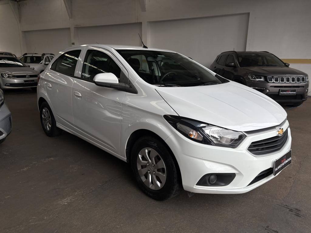 CHEVROLET Onix Hatch - Foto