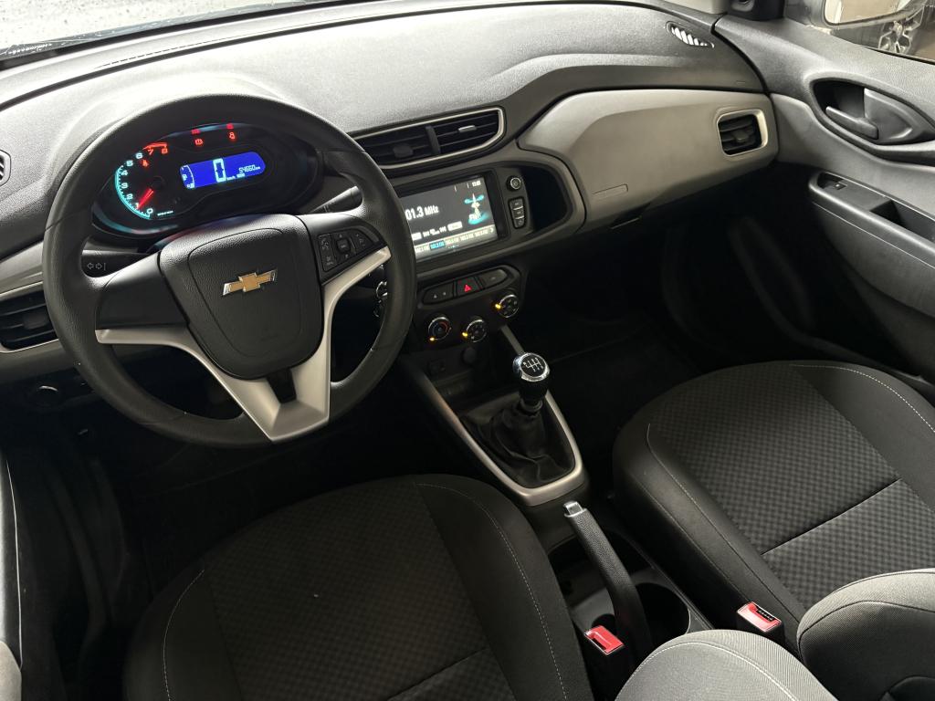 CHEVROLET Onix Hatch - Foto