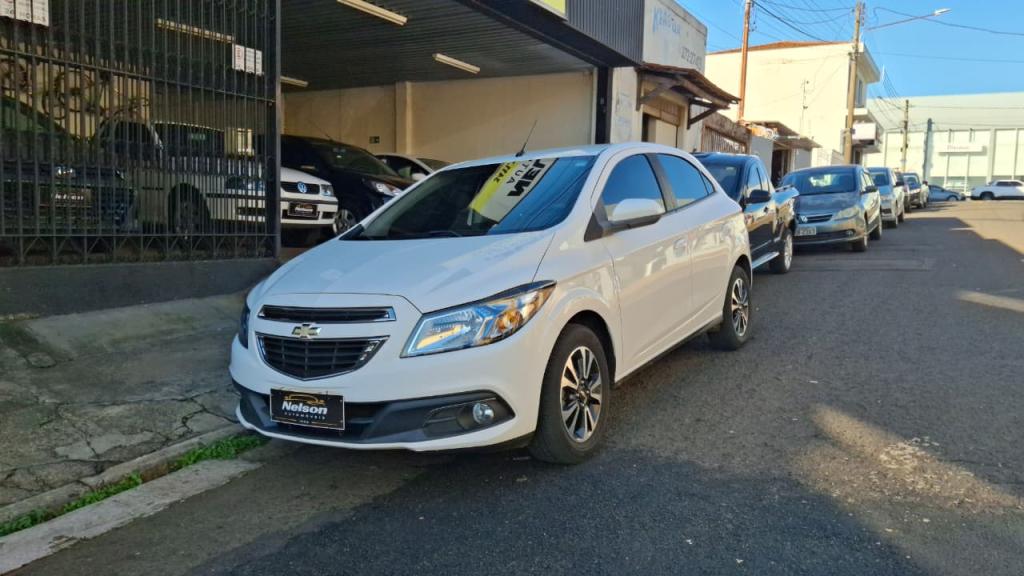 CHEVROLET Onix Hatch