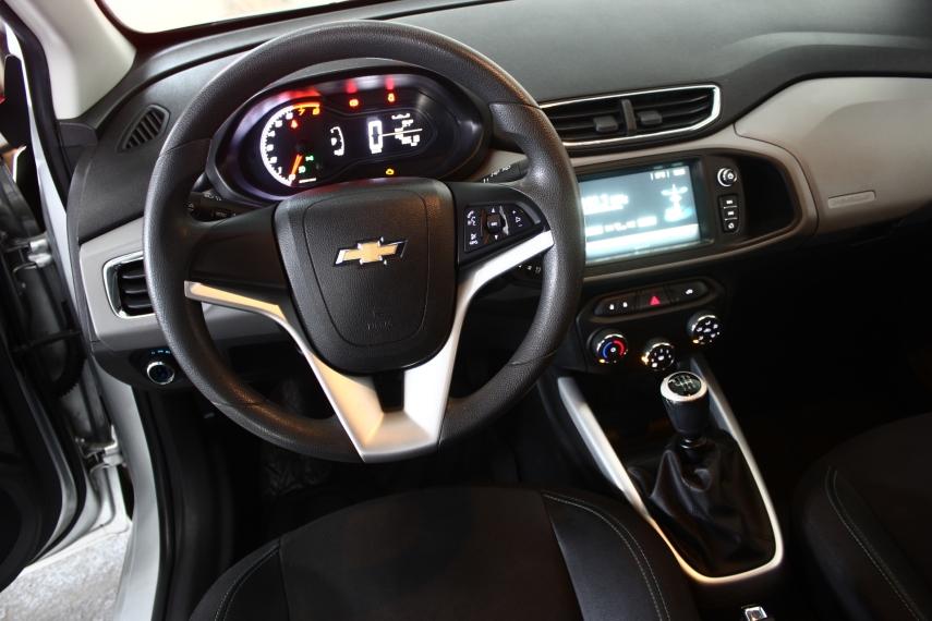 CHEVROLET Onix Hatch - Foto