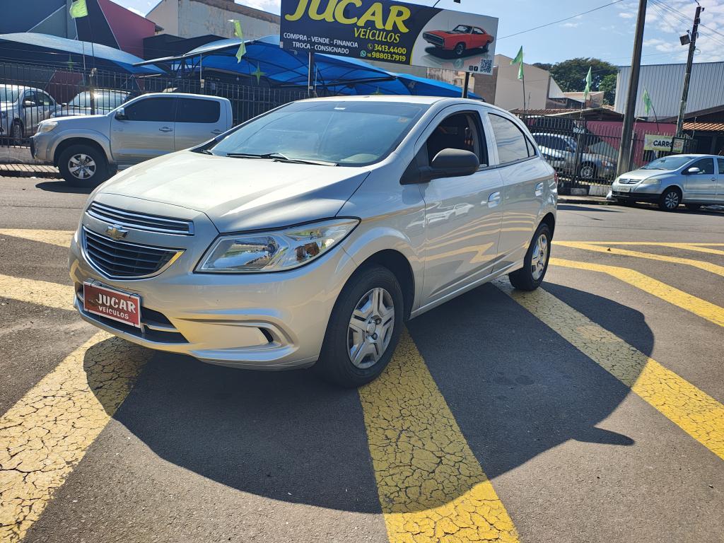CHEVROLET Onix Hatch - Foto