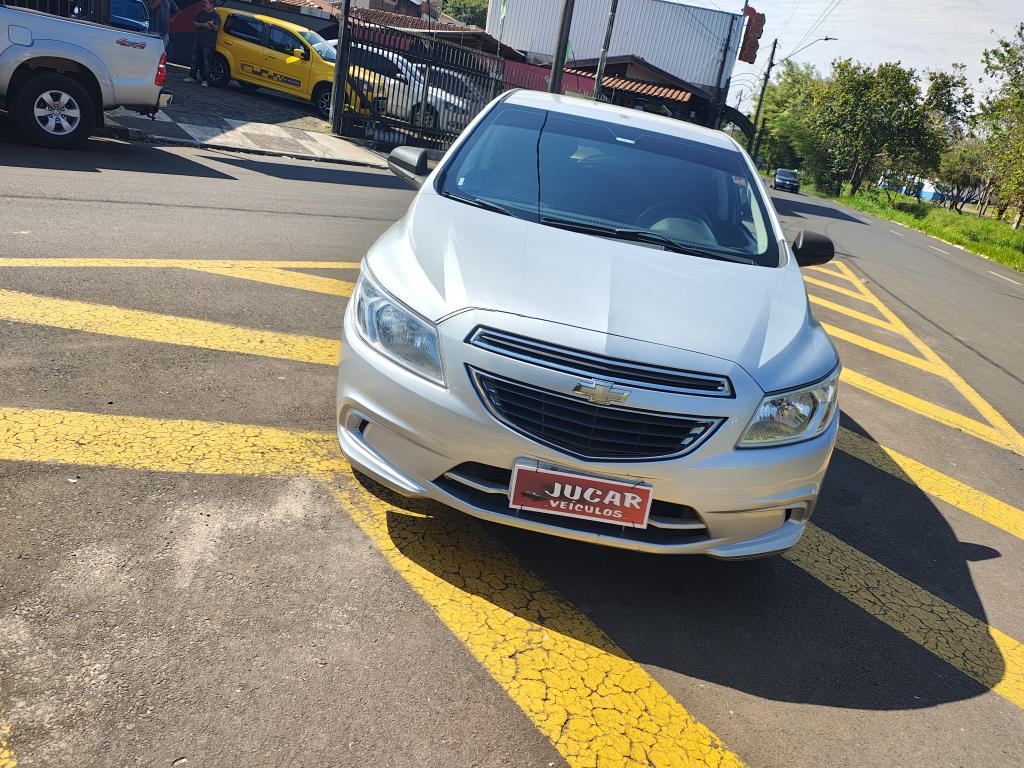 CHEVROLET Onix Hatch - Foto