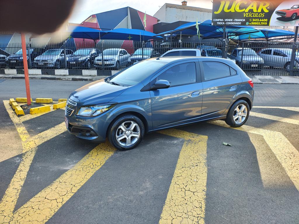 CHEVROLET Onix Hatch - Foto