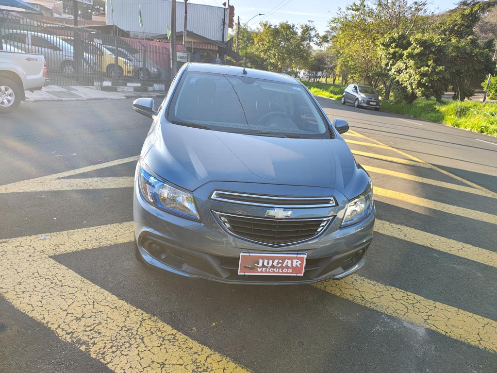 CHEVROLET Onix Hatch - Foto
