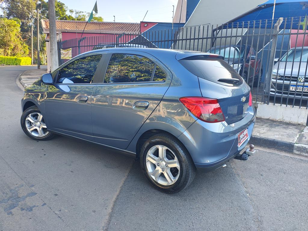 CHEVROLET Onix Hatch - Foto