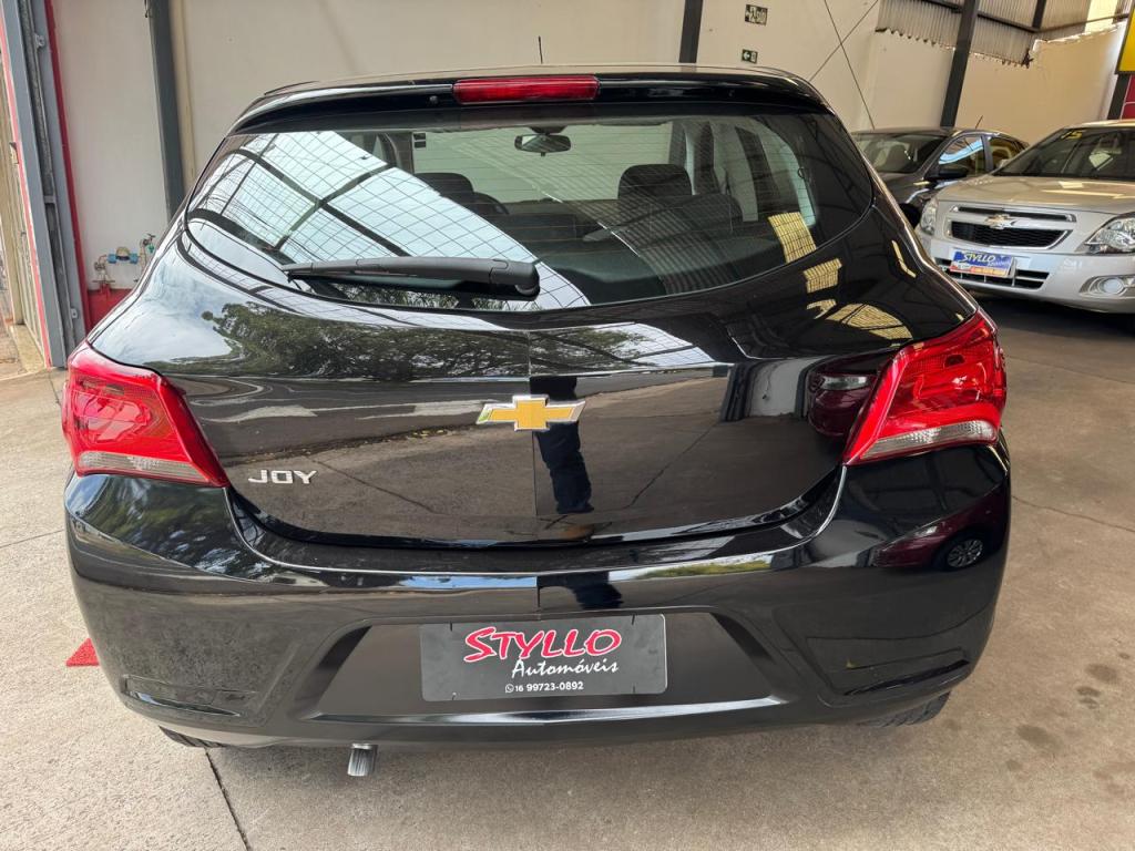 CHEVROLET Onix Hatch - Foto