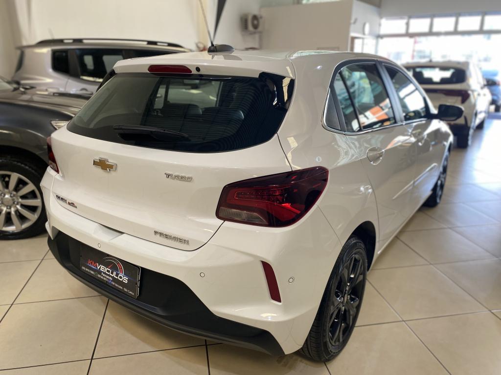 CHEVROLET Onix Hatch - Foto