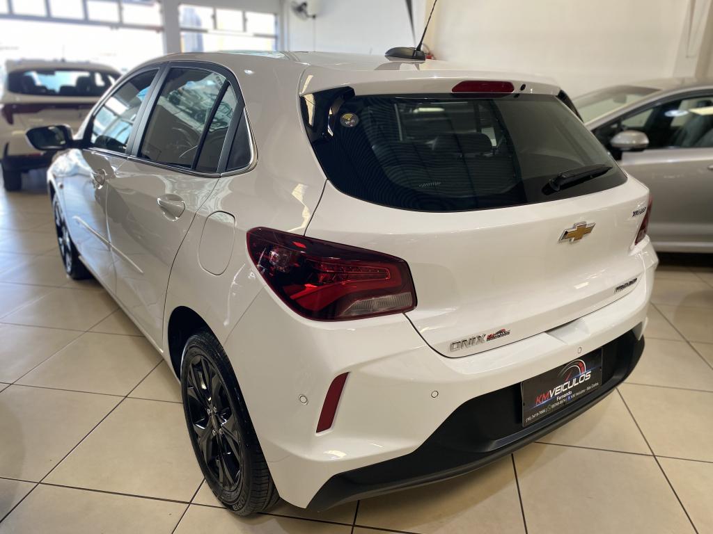 CHEVROLET Onix Hatch - Foto