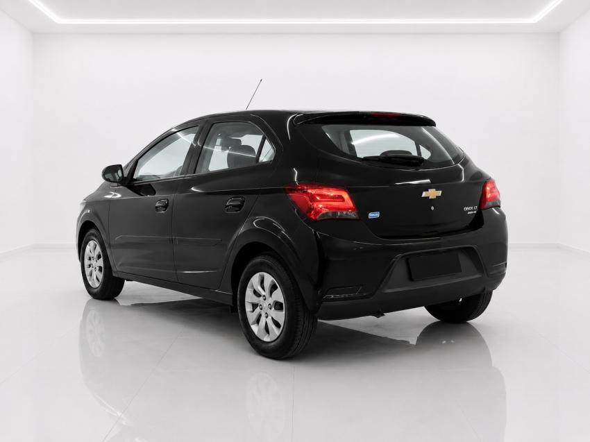CHEVROLET Onix Hatch - Foto