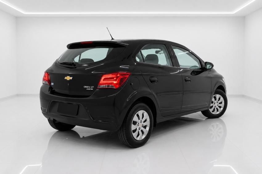 CHEVROLET Onix Hatch - Foto