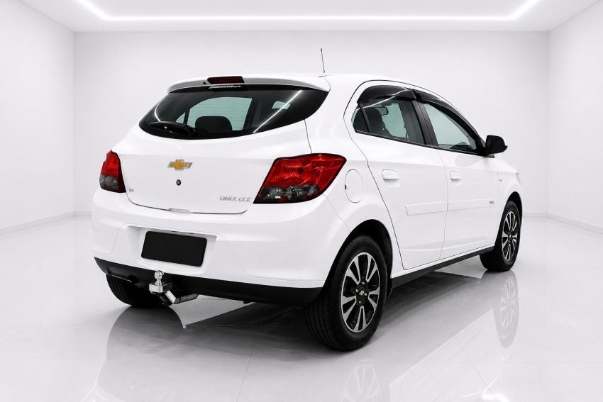 CHEVROLET Onix Hatch - Foto