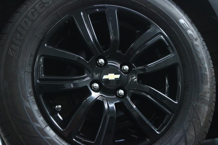 CHEVROLET Onix Hatch - Foto