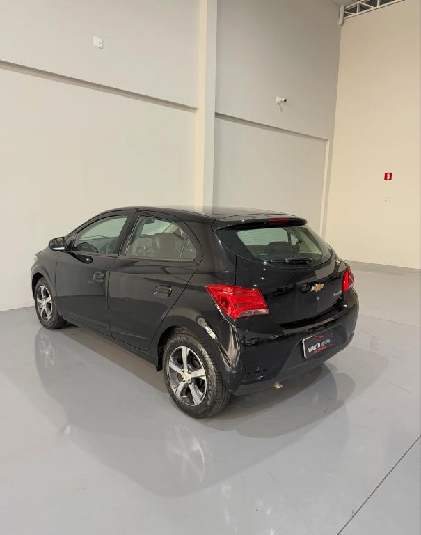 CHEVROLET Onix Hatch - Foto