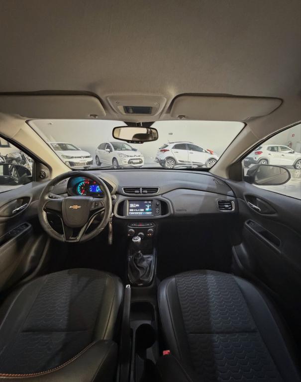 CHEVROLET Onix Hatch - Foto