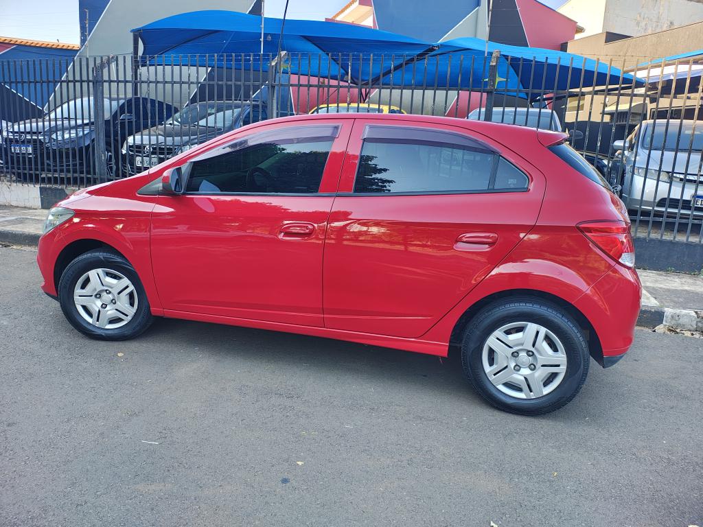 CHEVROLET Onix Hatch - Foto