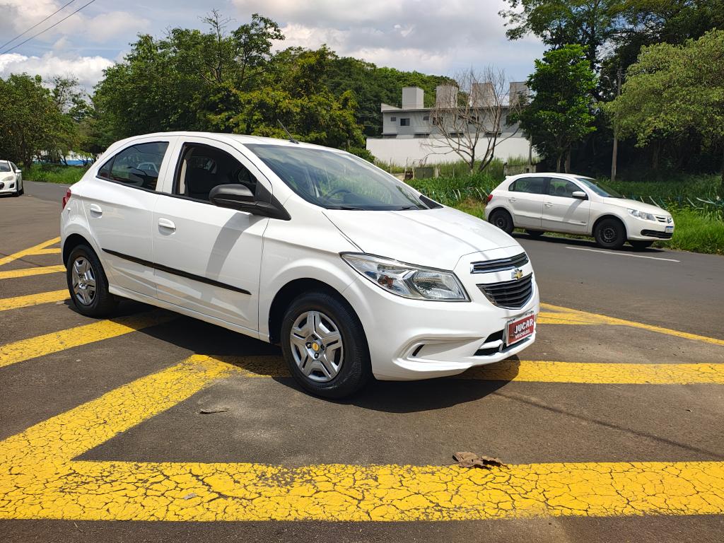 CHEVROLET Onix Hatch - Foto