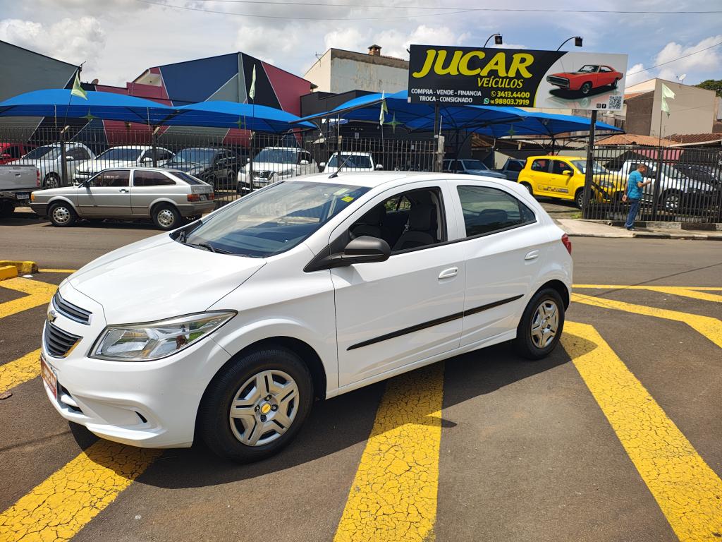 CHEVROLET Onix Hatch - Foto