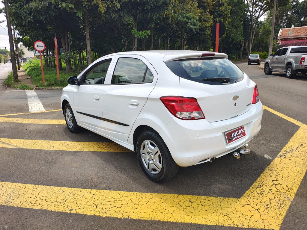 CHEVROLET Onix Hatch - Foto